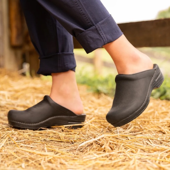 Dansko Shoes - DANSKO Sonija Black Oiled Mule